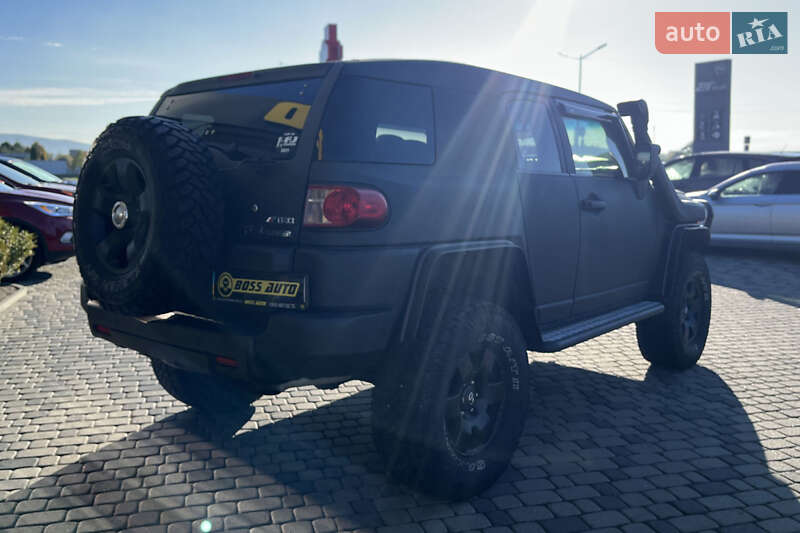 Позашляховик / Кросовер Toyota FJ Cruiser 2007 в Мукачевому