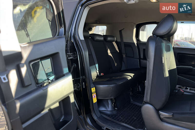 Позашляховик / Кросовер Toyota FJ Cruiser 2007 в Мукачевому