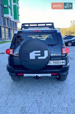 Позашляховик / Кросовер Toyota FJ Cruiser 2008 в 