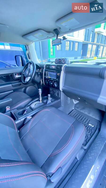Внедорожник / Кроссовер Toyota FJ Cruiser 2008 в Львове фото 20 Внедорожник / Кроссовер Toyota FJ Cruiser 2008 в Львове