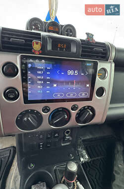 Внедорожник / Кроссовер Toyota FJ Cruiser 2008 в 