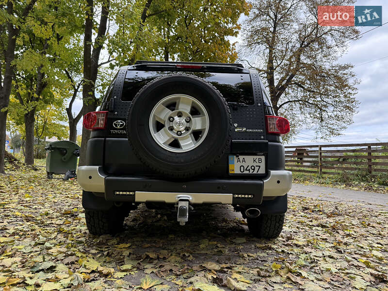 Внедорожник / Кроссовер Toyota FJ Cruiser 2008 в Киеве фото 9 Внедорожник / Кроссовер Toyota FJ Cruiser 2008 в Киеве