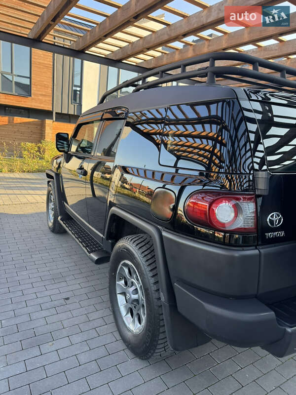 Позашляховик / Кросовер Toyota FJ Cruiser 2011 в Хмельницькому
