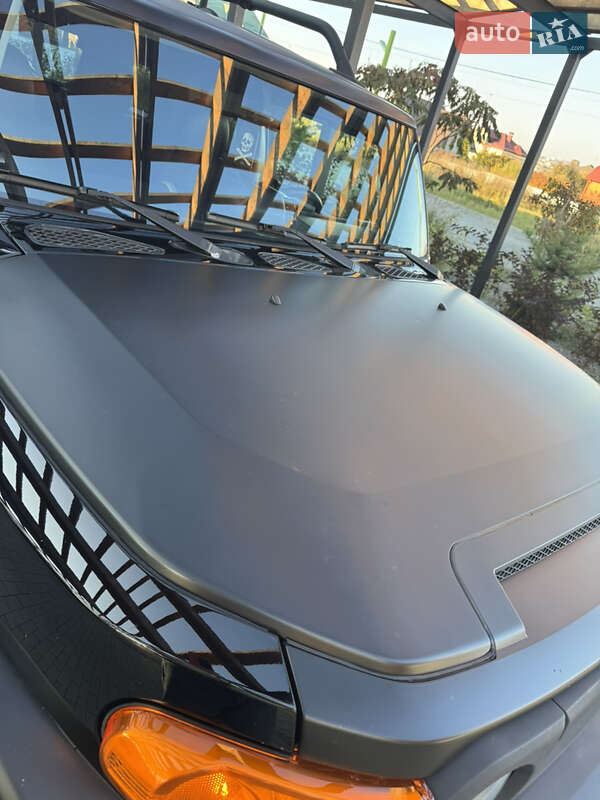 Позашляховик / Кросовер Toyota FJ Cruiser 2011 в Хмельницькому