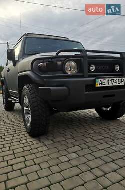 Внедорожник / Кроссовер Toyota FJ Cruiser 2008 в Кривом Роге