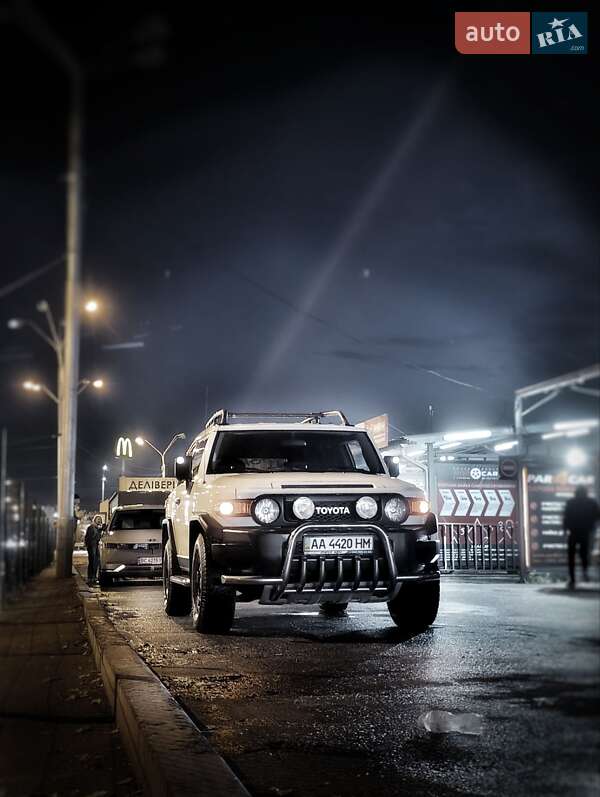 Внедорожник / Кроссовер Toyota FJ Cruiser 2008 в Киеве фото 12 Внедорожник / Кроссовер Toyota FJ Cruiser 2008 в Киеве