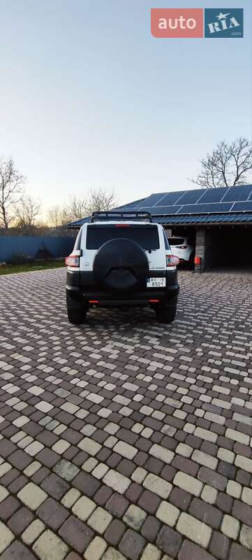 Внедорожник / Кроссовер Toyota FJ Cruiser 2014 в Тячеве