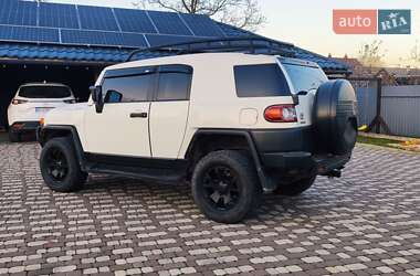 Внедорожник / Кроссовер Toyota FJ Cruiser 2014 в Тячеве