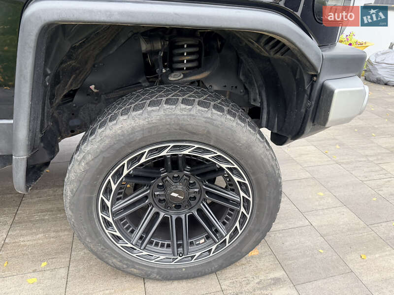 Внедорожник / Кроссовер Toyota FJ Cruiser 2014 в Обухове