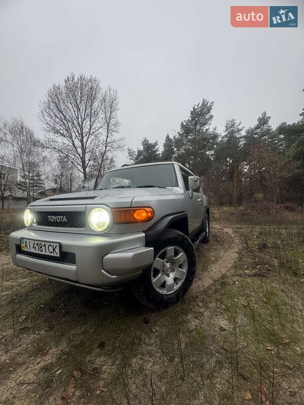 Внедорожник / Кроссовер Toyota FJ Cruiser 2008 в Киеве
