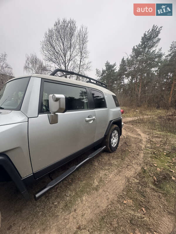 Внедорожник / Кроссовер Toyota FJ Cruiser 2008 в Киеве
