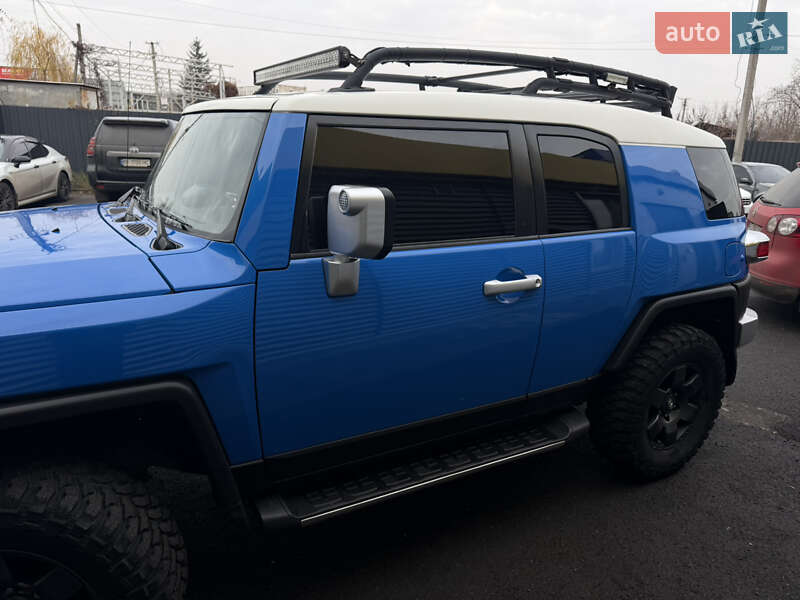 Внедорожник / Кроссовер Toyota FJ Cruiser 2006 в Полтаве фото 5 Внедорожник / Кроссовер Toyota FJ Cruiser 2006 в Полтаве