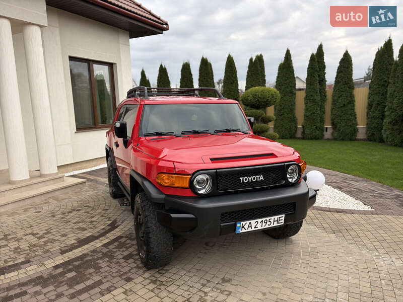Позашляховик / Кросовер Toyota FJ Cruiser 2012 в Мукачевому фото 10 Позашляховик / Кросовер Toyota FJ Cruiser 2012 в Мукачевому