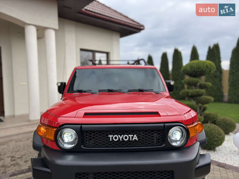 Позашляховик / Кросовер Toyota FJ Cruiser 2012 в Мукачевому фото 29 Позашляховик / Кросовер Toyota FJ Cruiser 2012 в Мукачевому
