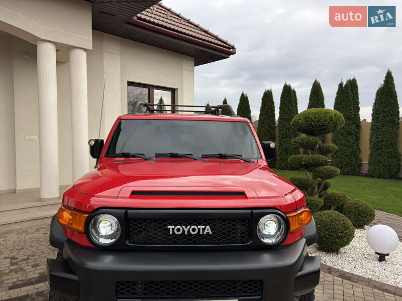 Позашляховик / Кросовер Toyota FJ Cruiser 2012 в Мукачевому фото 23 Позашляховик / Кросовер Toyota FJ Cruiser 2012 в Мукачевому