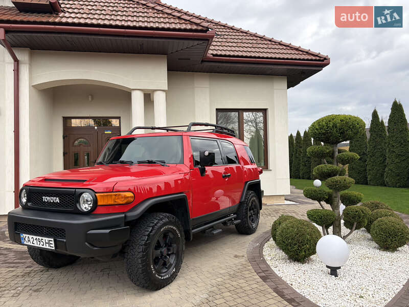 Позашляховик / Кросовер Toyota FJ Cruiser 2012 в Мукачевому фото 3 Позашляховик / Кросовер Toyota FJ Cruiser 2012 в Мукачевому