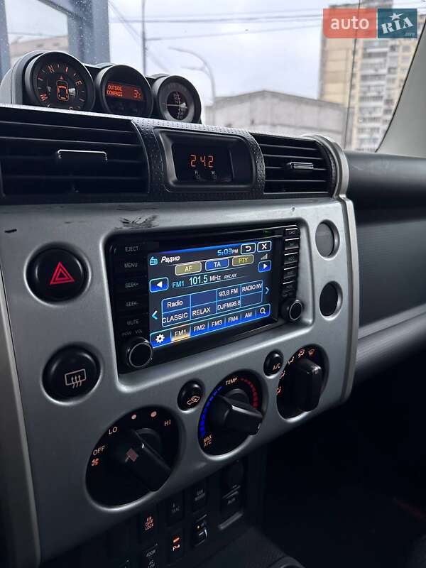 Позашляховик / Кросовер Toyota FJ Cruiser 2008 в Києві