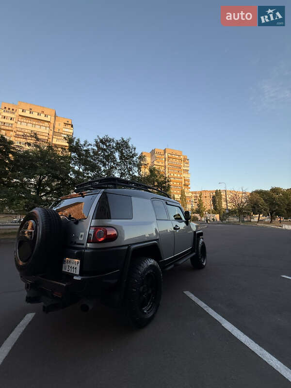 Внедорожник / Кроссовер Toyota FJ Cruiser 2012 в Одессе фото 32 Внедорожник / Кроссовер Toyota FJ Cruiser 2012 в Одессе