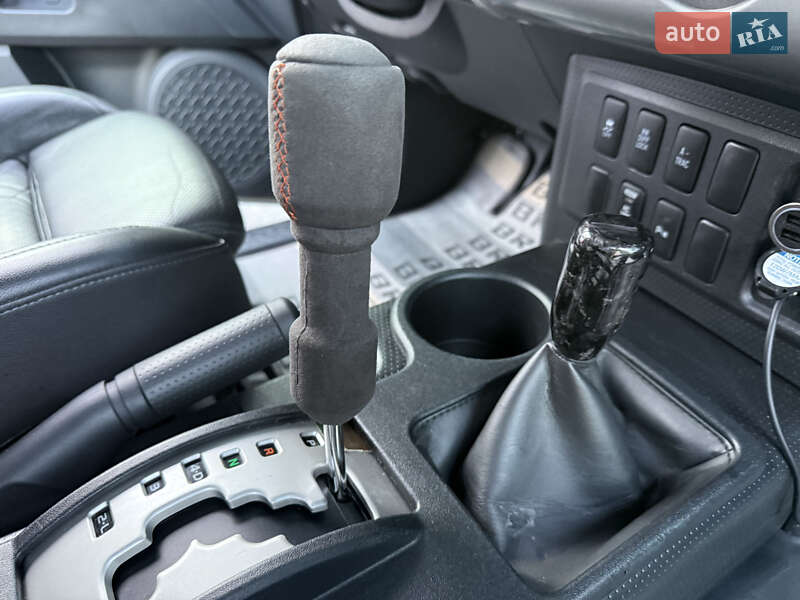 Внедорожник / Кроссовер Toyota FJ Cruiser 2012 в Одессе фото 36 Внедорожник / Кроссовер Toyota FJ Cruiser 2012 в Одессе