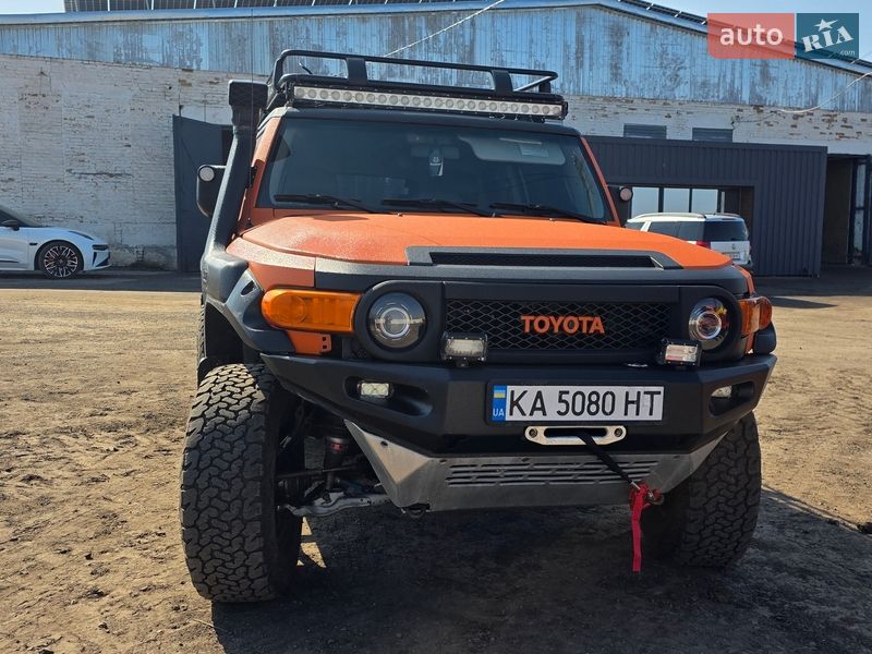 Внедорожник / Кроссовер Toyota FJ Cruiser 2008 в Березане