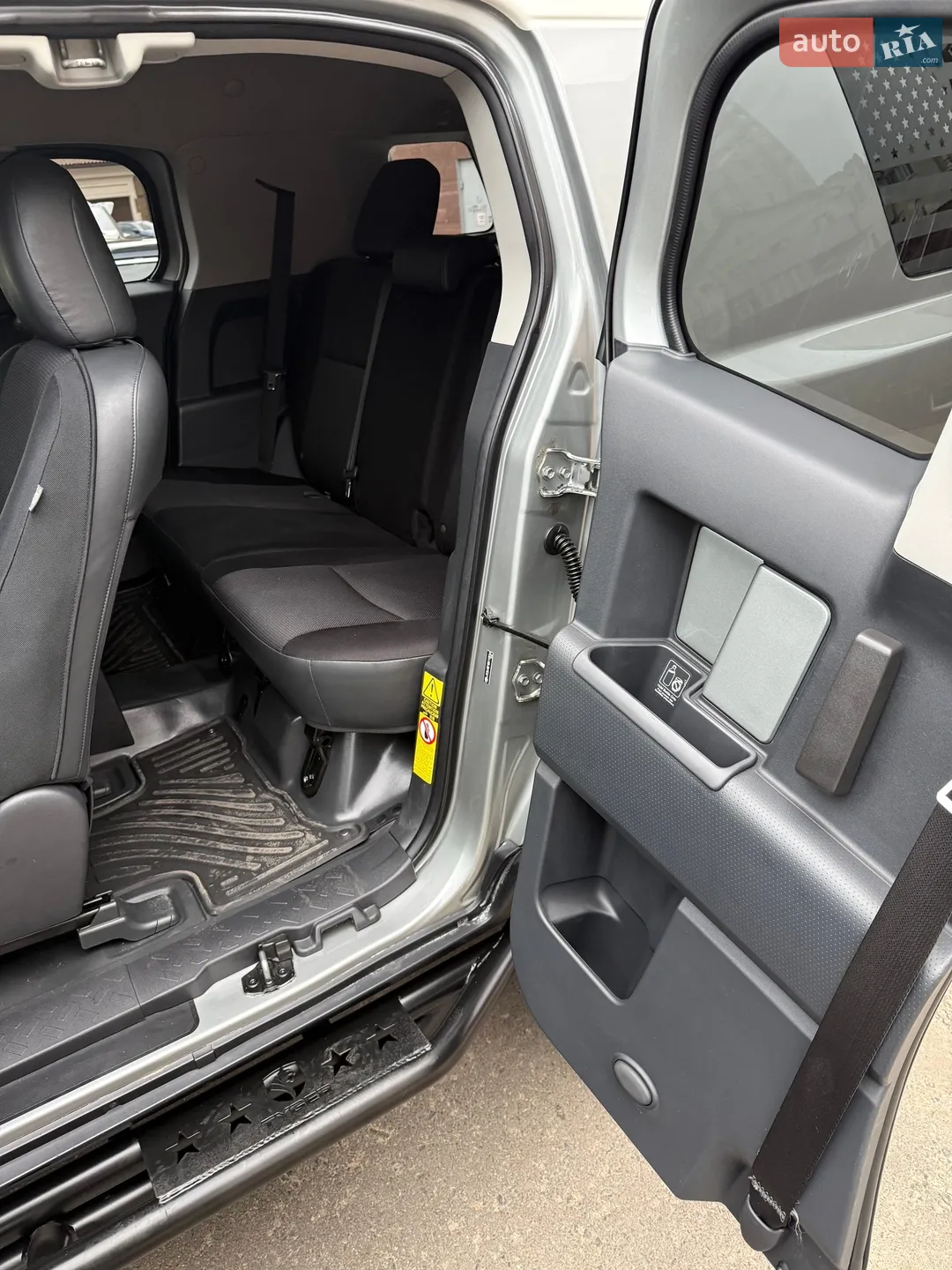 2011 Toyota FJ Cruiser - мініатюра 17