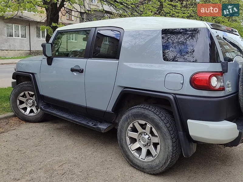 Toyota FJ Cruiser 2014 VIN JTEBU4BF9EK176011 фото оголошення 3 з 51
