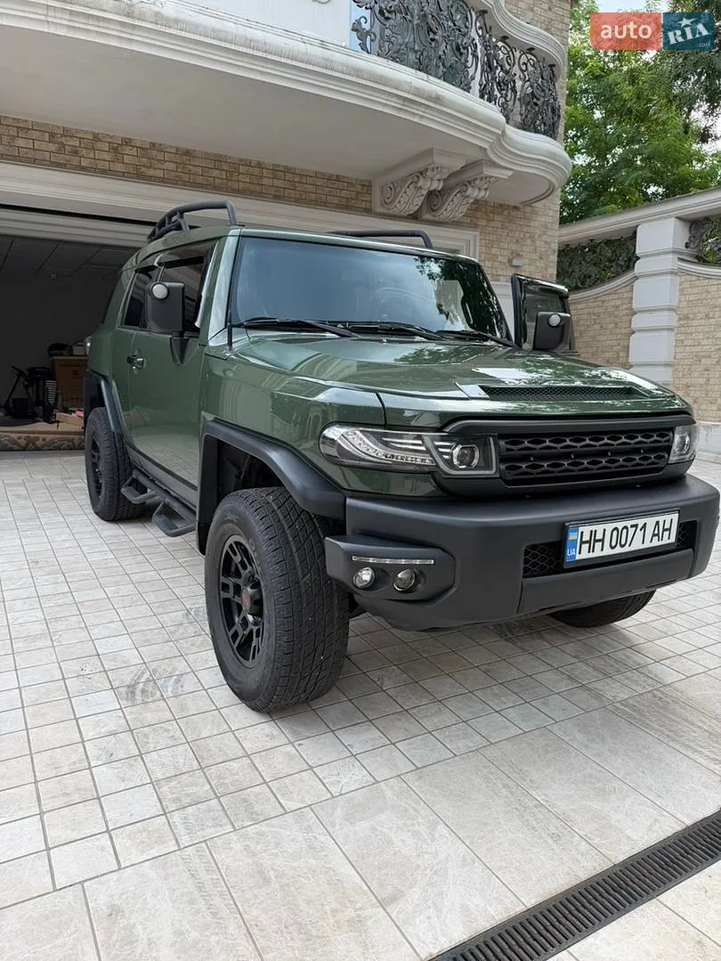 Toyota FJ Cruiser 2011