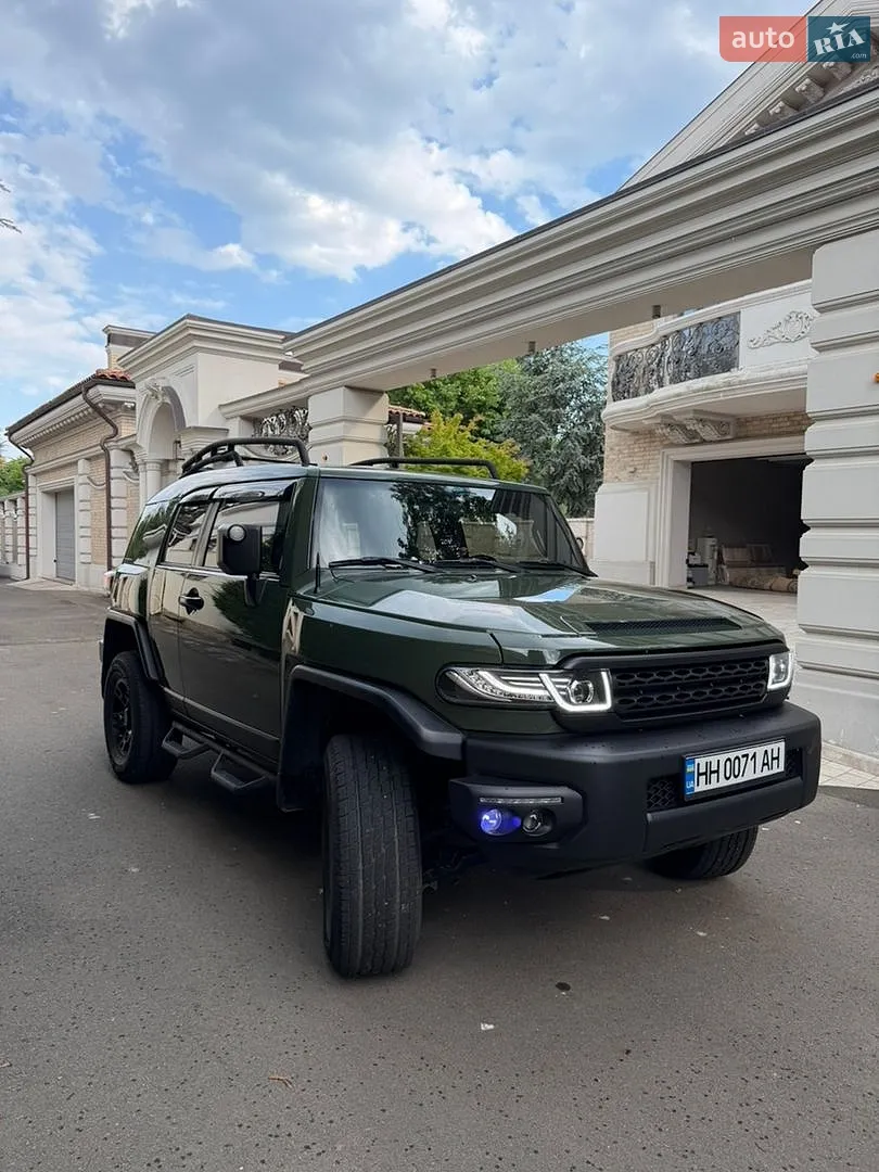 2011 Toyota FJ Cruiser - мініатюра 3