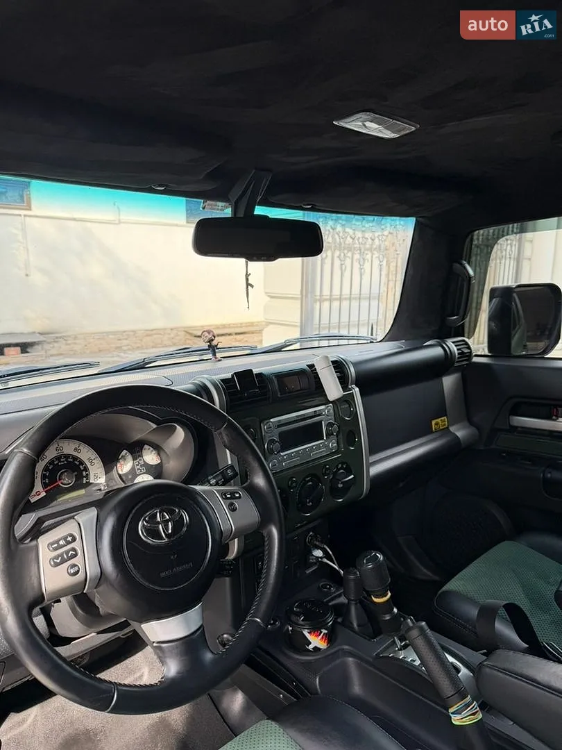 2011 Toyota FJ Cruiser - мініатюра 9