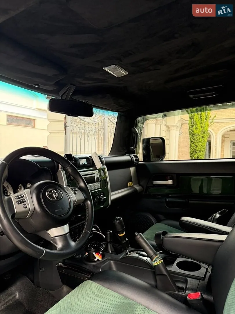 2011 Toyota FJ Cruiser - мініатюра 10