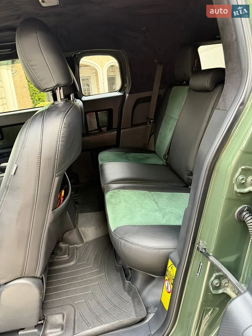 2011 Toyota FJ Cruiser - мініатюра 16