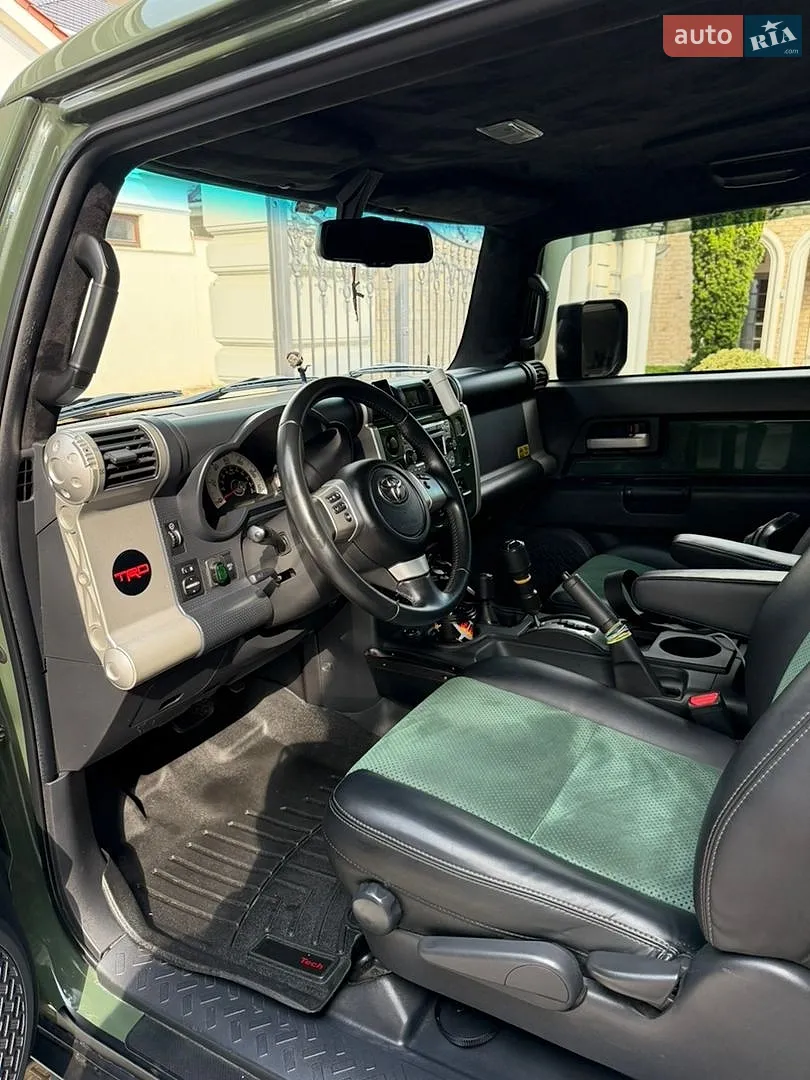 2011 Toyota FJ Cruiser - мініатюра 17