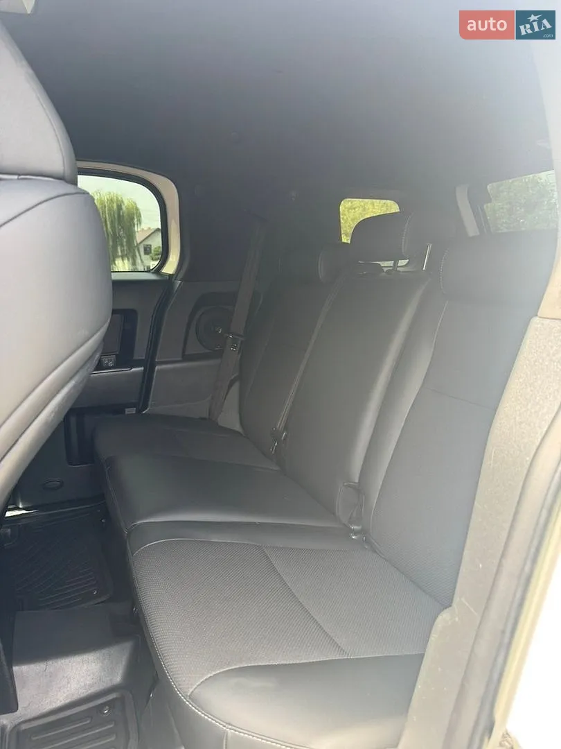 2010 Toyota FJ Cruiser - мініатюра 12