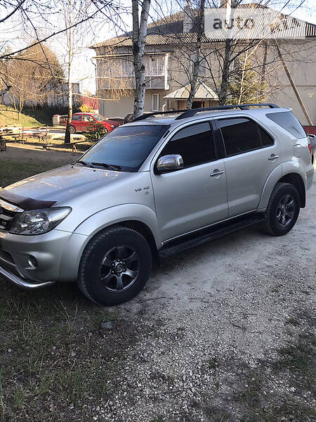 Позашляховик / Кросовер Toyota Fortuner 2005 в Тернополі фото Позашляховик / Кросовер Toyota Fortuner 2005 в Тернополі