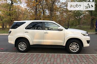 Позашляховик / Кросовер Toyota Fortuner 2013 в Одесі