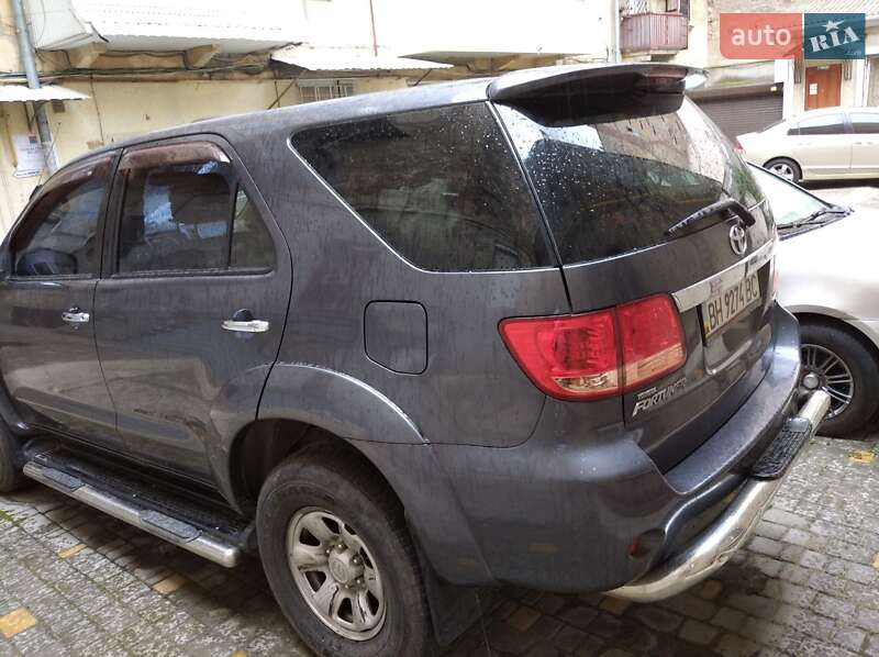 Позашляховик / Кросовер Toyota Fortuner 2007 в Одесі