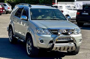 Позашляховик / Кросовер Toyota Fortuner 2007 в 