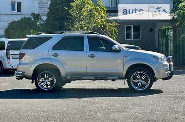 Позашляховик / Кросовер Toyota Fortuner 2007 в 