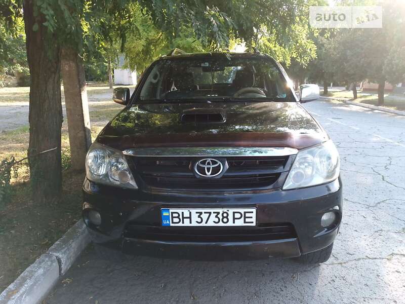 Позашляховик / Кросовер Toyota Fortuner 2007 в Білгороді-Дністровському