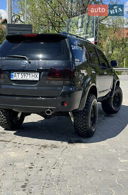 Внедорожник / Кроссовер Toyota Fortuner 2006 в Яремче