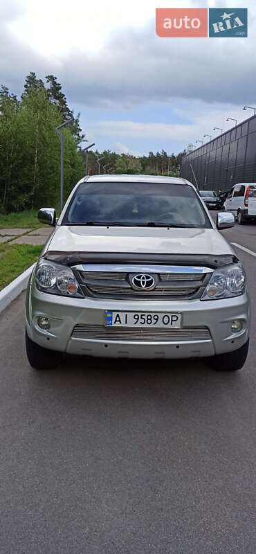 Внедорожник / Кроссовер Toyota Fortuner 2007 в Василькове