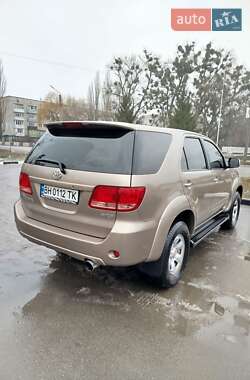 Позашляховик / Кросовер Toyota Fortuner 2007 в Охтирці