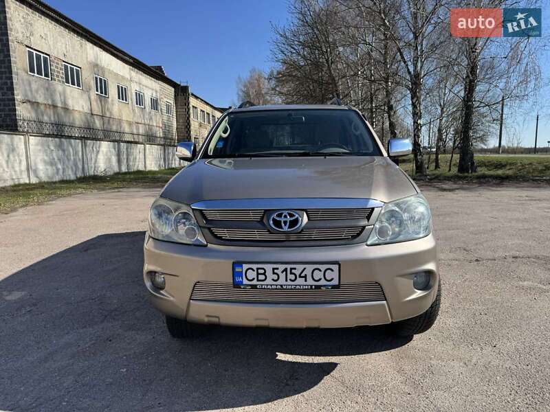 Внедорожник / Кроссовер Toyota Fortuner 2008 в Коропе
