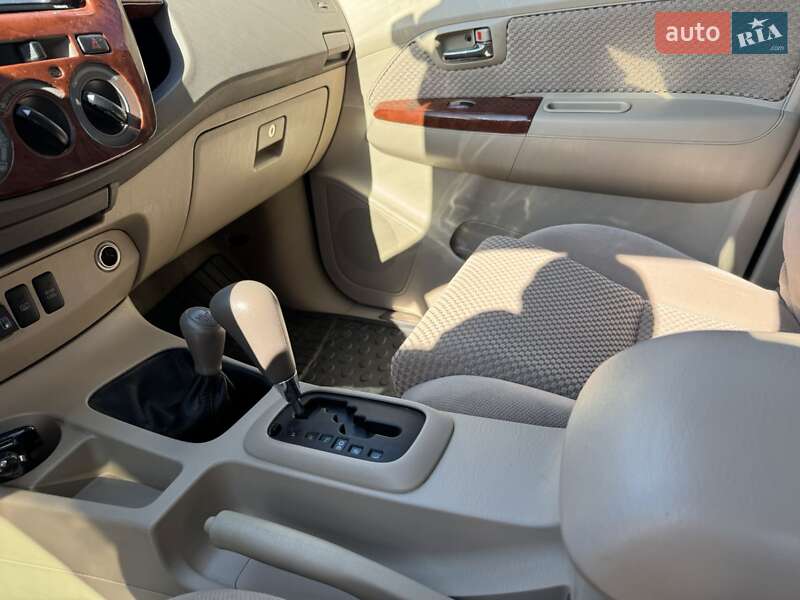 Внедорожник / Кроссовер Toyota Fortuner 2008 в Коропе