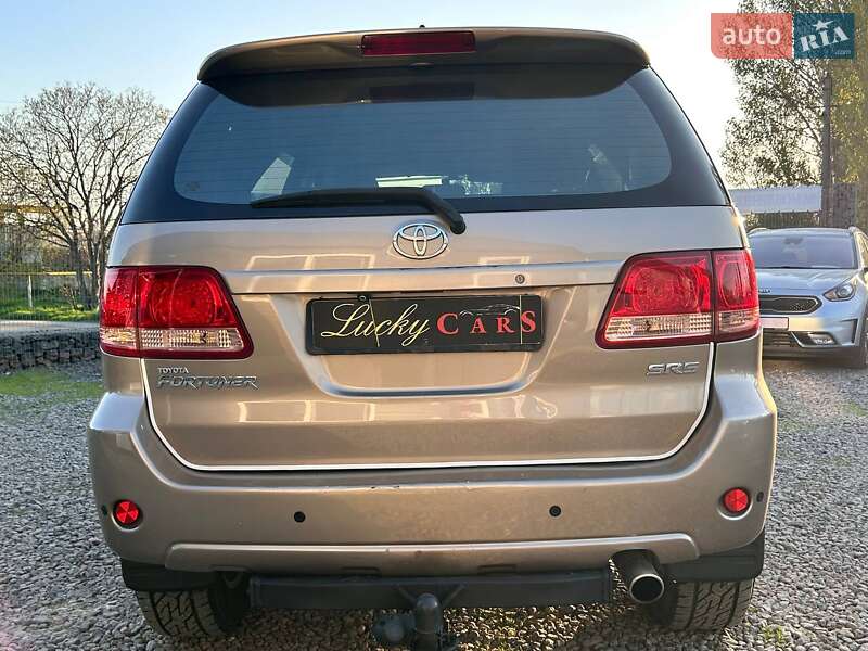 Позашляховик / Кросовер Toyota Fortuner 2006 в Одесі