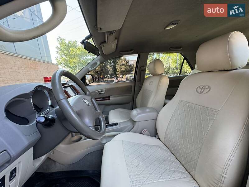 Позашляховик / Кросовер Toyota Fortuner 2007 в Одесі