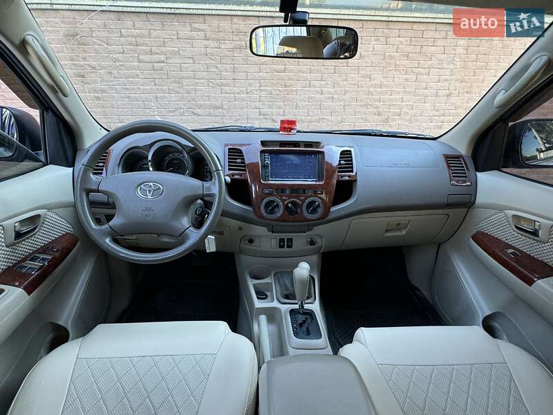 Позашляховик / Кросовер Toyota Fortuner 2007 в Одесі