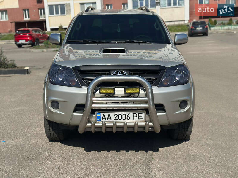 Внедорожник / Кроссовер Toyota Fortuner 2007 в 