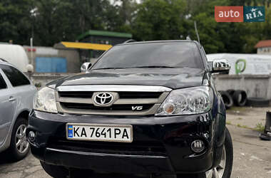 Внедорожник / Кроссовер Toyota Fortuner 2005 в Киеве