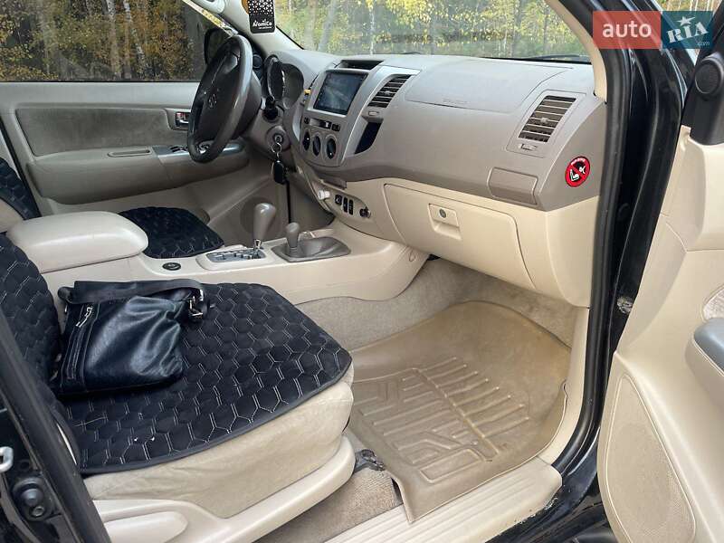 Позашляховик / Кросовер Toyota Fortuner 2005 в Лебедині фото 15 Позашляховик / Кросовер Toyota Fortuner 2005 в Лебедині